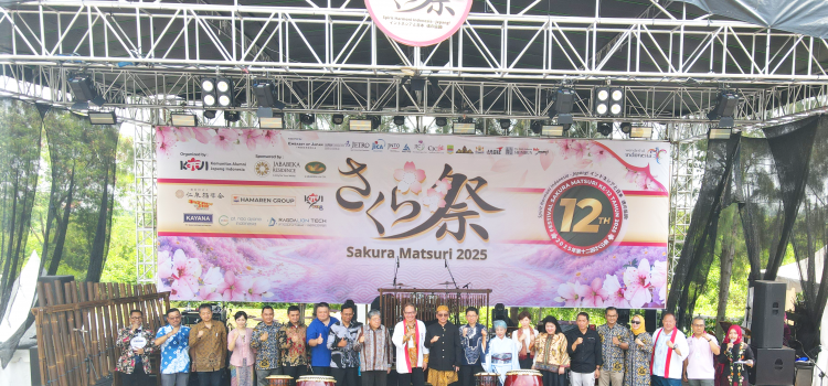 Dihadiri Puluhan Ribu Orang, Jababeka Sukses Gelar Festival Sakura Matsuri